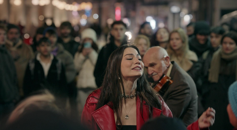 İstiklal Caddesi'nde bir "Demet" rüya...