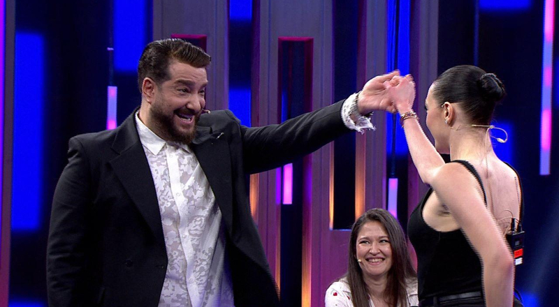 Enis Arıkan ile Melis Sezen'den salsa şov!
