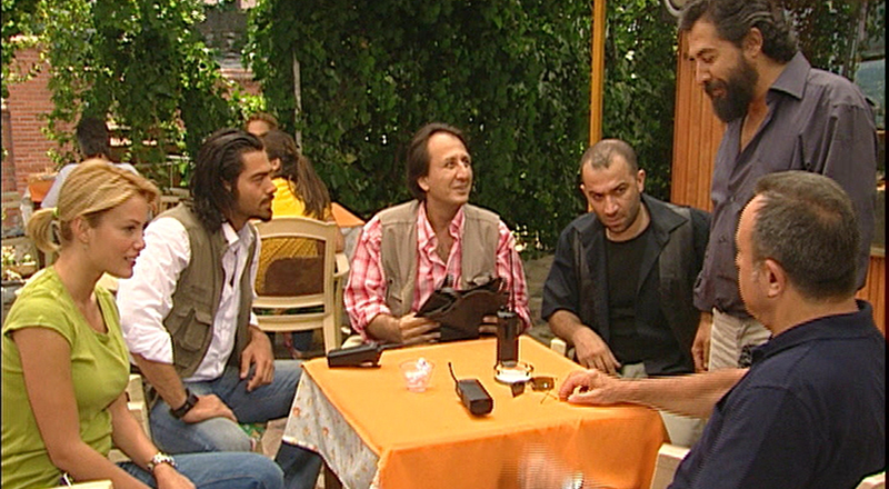 "Arka Sokaklar" ilk sezonuyla ekranda!