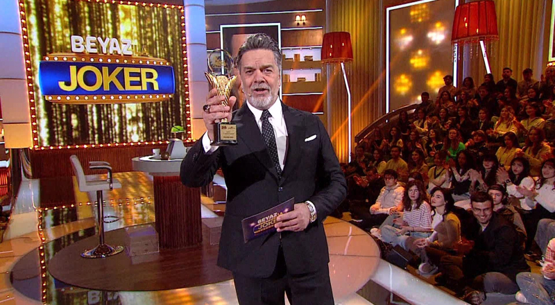 "Beyaz'la Joker"e yılın en iyi TV Show Programı ödülü