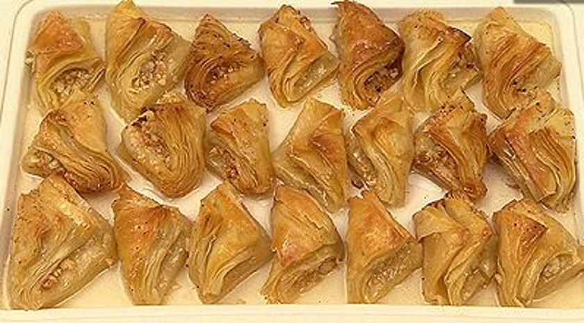 Kayısı Çekirdekli Baklava