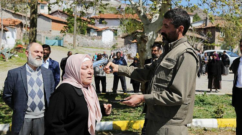 İsimsizler 5.Bölüm'de Fatih'in annesinin hayatı tehlikeye giriyor! İsimsizler 6. Bölüm Fragmanı yayınlandı mı?