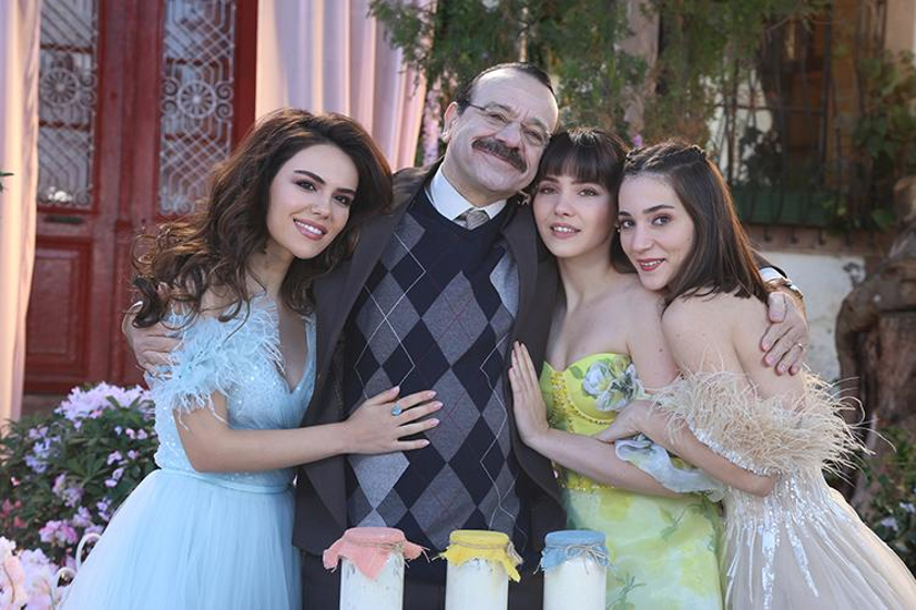 Usta oyuncu Reha Özcan’dan "Üç Kız Kardeş" üzerine samimi açıklamalar!