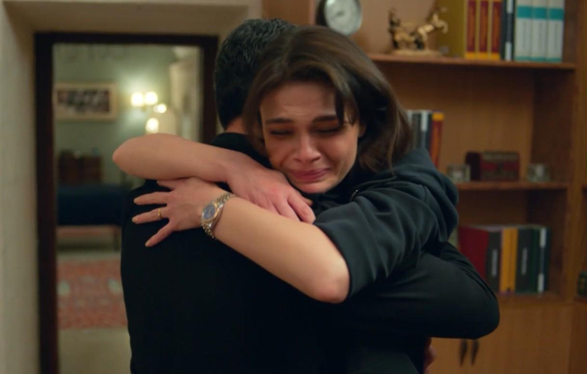 Cihan ve Alya sarmaş dolaş!