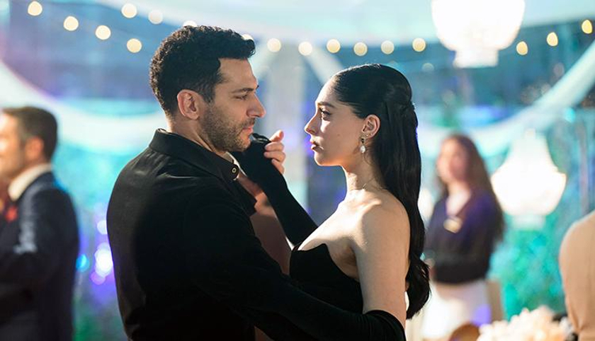 Güller ve Günahlar'da romantik dans!