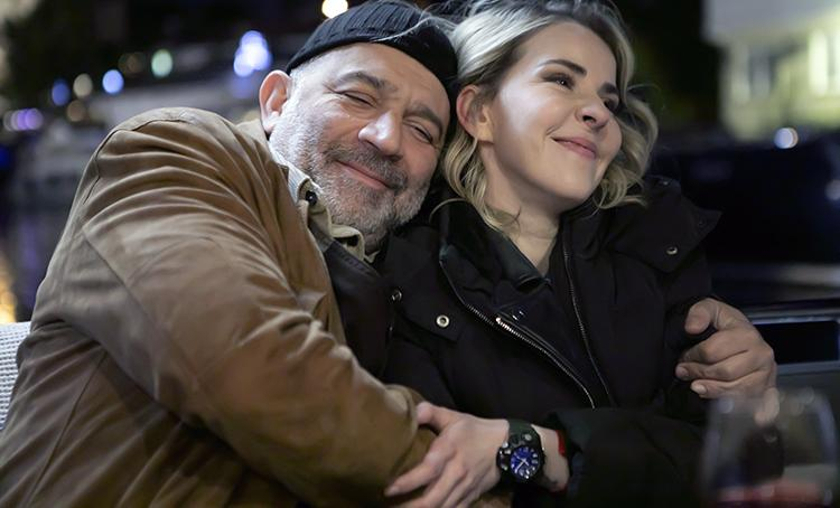 Arka Sokaklar'da mutlu aile tablosu!