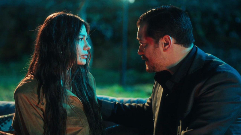 Eşref, baba olacağını öğreniyor!