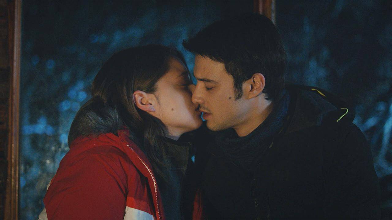 Mahir ve Cihan aşklarını yaşıyor!